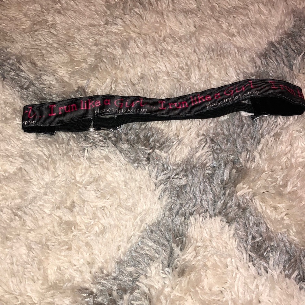 NWOT “I run like a girl” headband